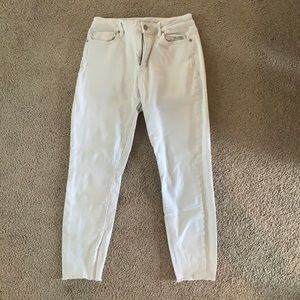 White Ann Taylor loft curvy skinny ankle jeans size 26/2